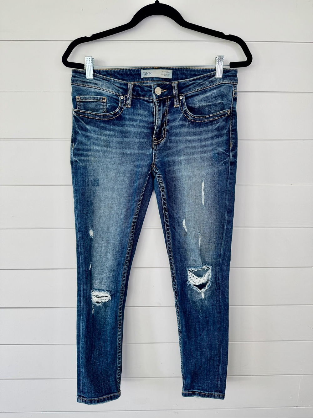 BKE Women's Distressed Blue Skinny crop - size 28